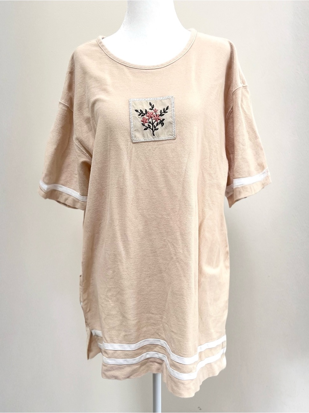 Vintage Liz Claiborne Beige Cotton T-Shirt Tunic Top or Mini Dress Embroidered